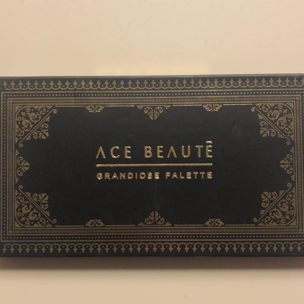 Eyeshadow palette